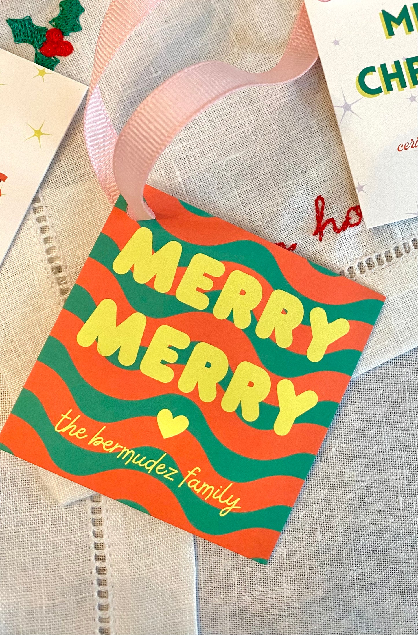 Stationery - Christmas Tags - Wavy Green Merry